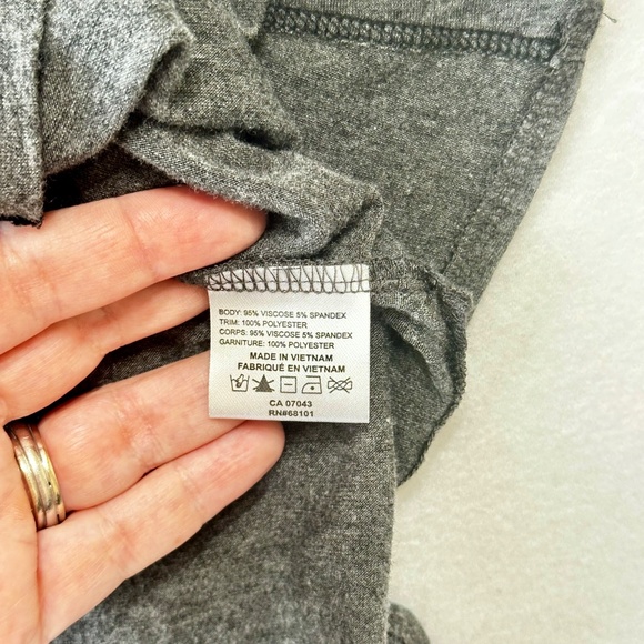 Bellini Women’s Gray & Black Lace Trim Tunic Top 3/4 Sleeve Size Medium - Picture 5 of 6